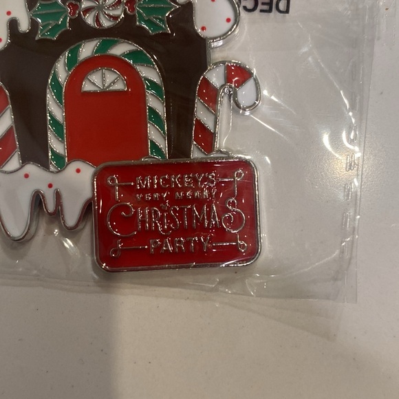 Disney Mickey’s Very Merry Christmas Party 2024. New in package. - Picture 2 of 4